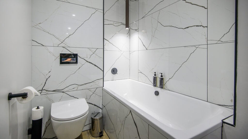 2 Bedroom Deluxe Apartment