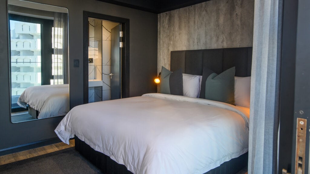 2 Bedroom Deluxe Apartment