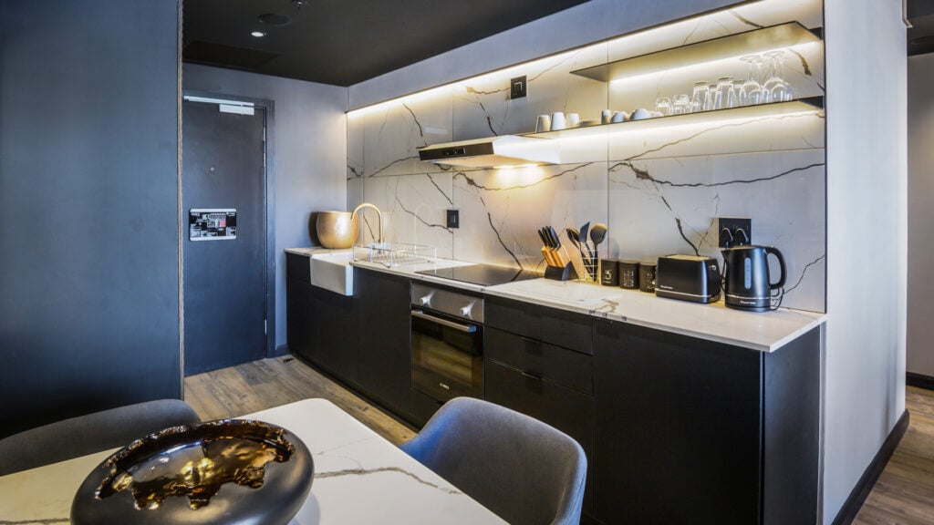 2 Bedroom Deluxe Apartment