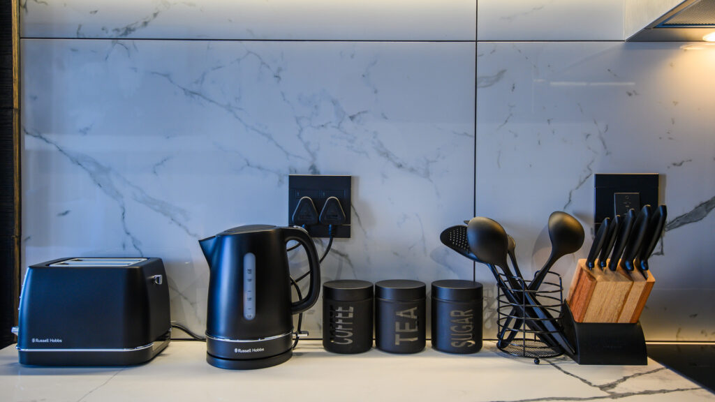 Deluxe Studio