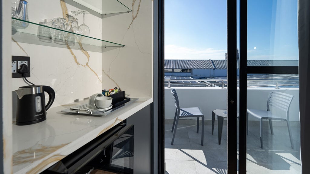 Studio Room with Kitchen/Bar