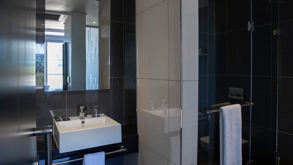 Menlyn_Executive-Room-(4)