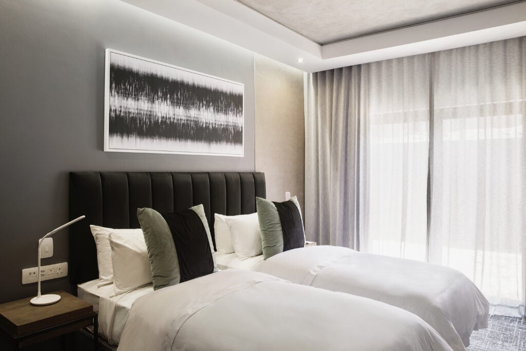 THE CAPITAL MELROSE_One Bedroom Twin Beds_resized